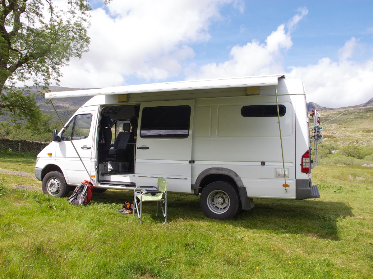 2003 Mercedes-Benz Sprinter Image 1